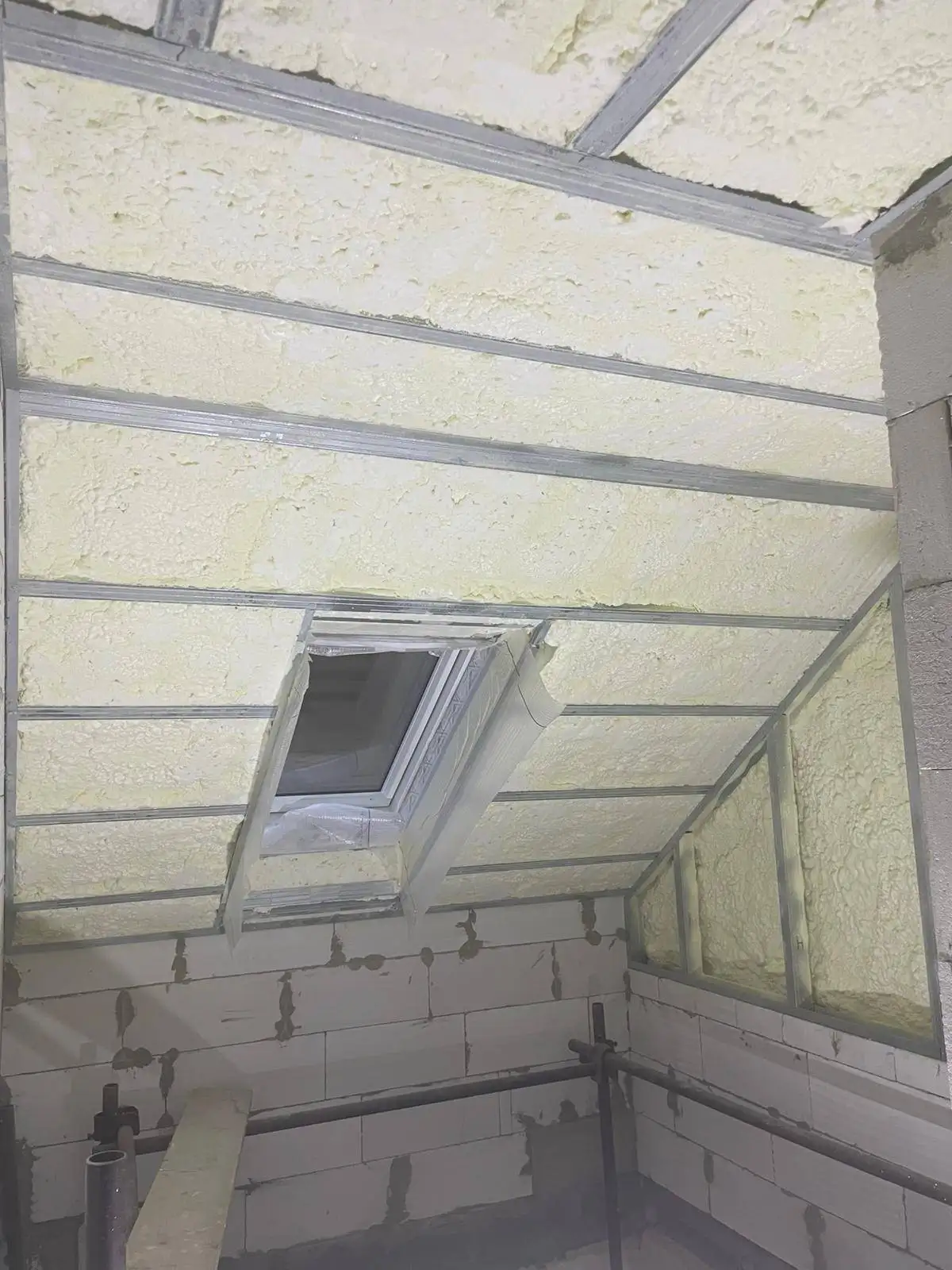 Realizace stříkané PUR izolace – reference Superizolace 71