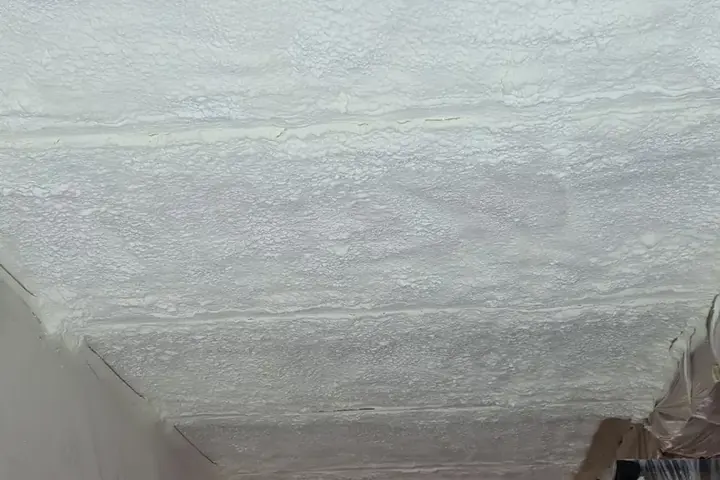 Izolace stropu PUR pěnou